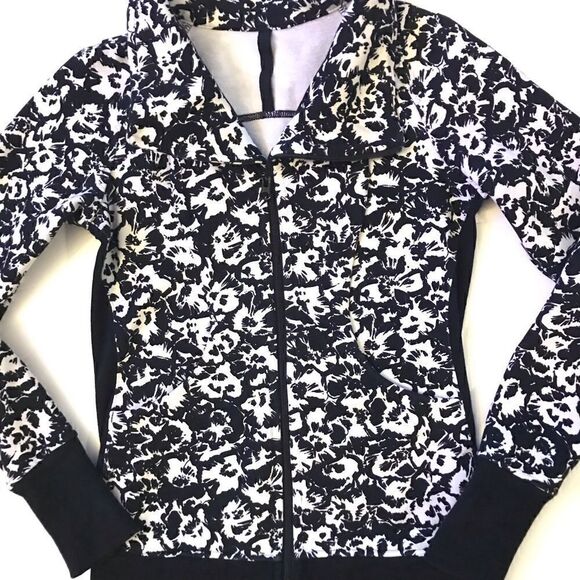 Lululemon Athletica Jacket - Picture 2 of 3